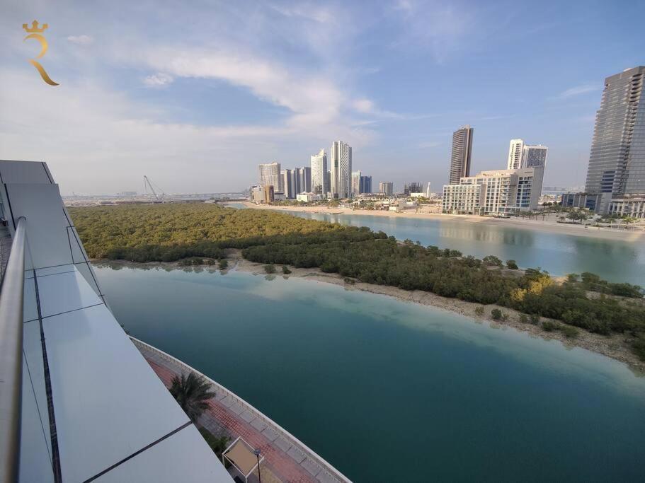 Queen's Al Reem * Abu Dhabi